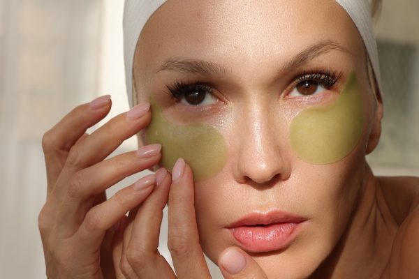 {"ARInfo":{"IsUseAR":false},"Version":"1.0.0","MakeupInfo":{"IsUseMakeup":false},"FaceliftInfo":{"IsChangeEyeLift":false,"IsChangeFacelift":false,"IsChangePostureLift":false,"IsChangeNose":false,"IsChangeFaceChin":false,"IsChangeMouth":false,"IsChangeThinFace":false},"BeautyInfo":{"SwitchMedicatedAcne":false,"IsAIBeauty":false,"IsBrightEyes":false,"IsSharpen":false,"IsOldBeauty":false,"IsReduceBlackEyes":false},"HandlerInfo":{"AppName":2},"FilterInfo":{"IsUseFilter":false}}