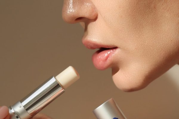 {"ARInfo":{"IsUseAR":false},"Version":"1.0.0","MakeupInfo":{"IsUseMakeup":false},"FaceliftInfo":{"IsChangeEyeLift":false,"IsChangeFacelift":false,"IsChangePostureLift":false,"IsChangeNose":false,"IsChangeFaceChin":false,"IsChangeMouth":false,"IsChangeThinFace":false},"BeautyInfo":{"SwitchMedicatedAcne":false,"IsAIBeauty":false,"IsBrightEyes":false,"IsSharpen":false,"IsOldBeauty":false,"IsReduceBlackEyes":false},"HandlerInfo":{"AppName":2},"FilterInfo":{"IsUseFilter":false}}